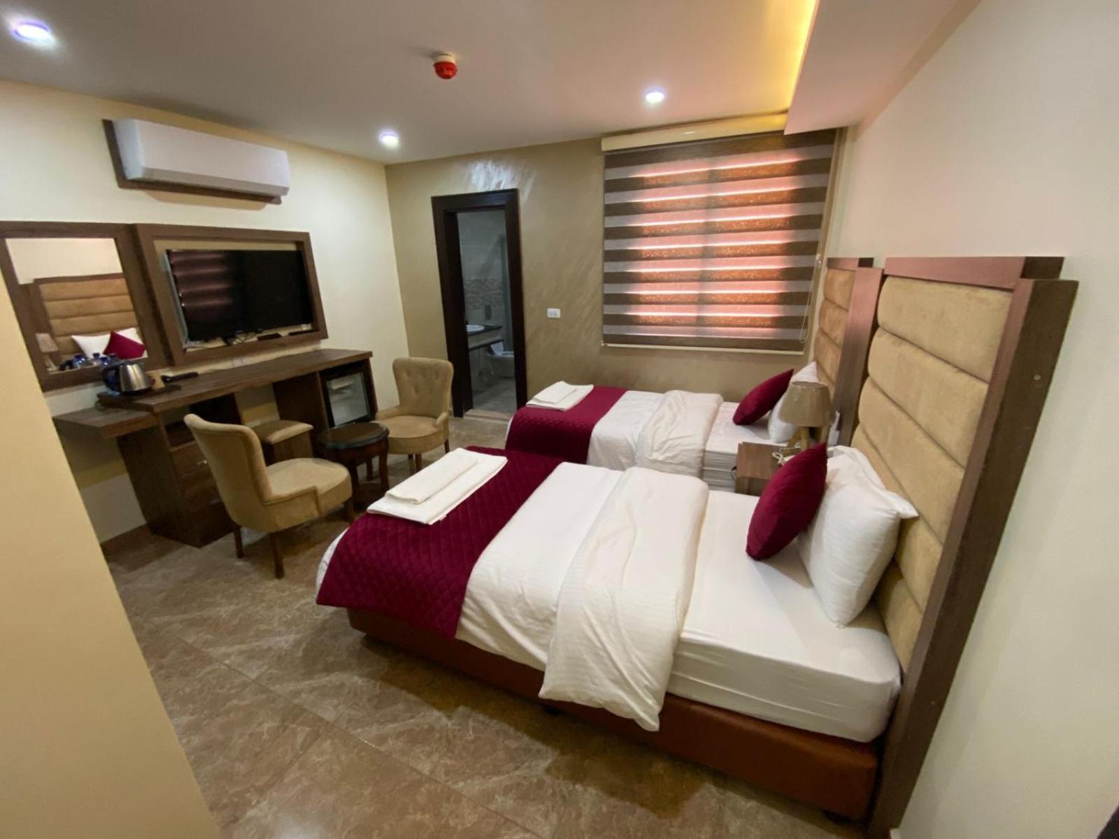 Hotel Sunset 3*